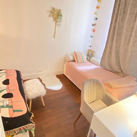 Villa Lepic, Luxury Flat In Montmartre With Private Terrasse-Appartement Entier París Exterior foto